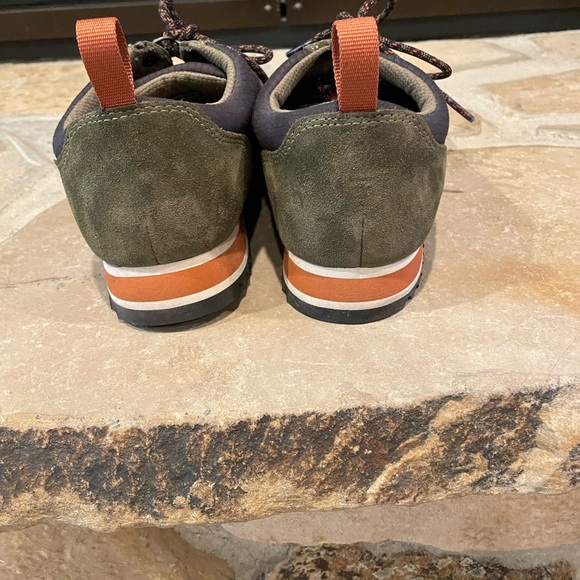 Men’s Teva shoes size 7 fits women’s size 8.5 - Picture 3 of 5